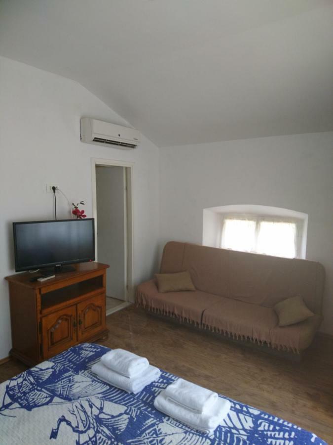 Apartment Dalmatinac Ivo Polače Exteriör bild