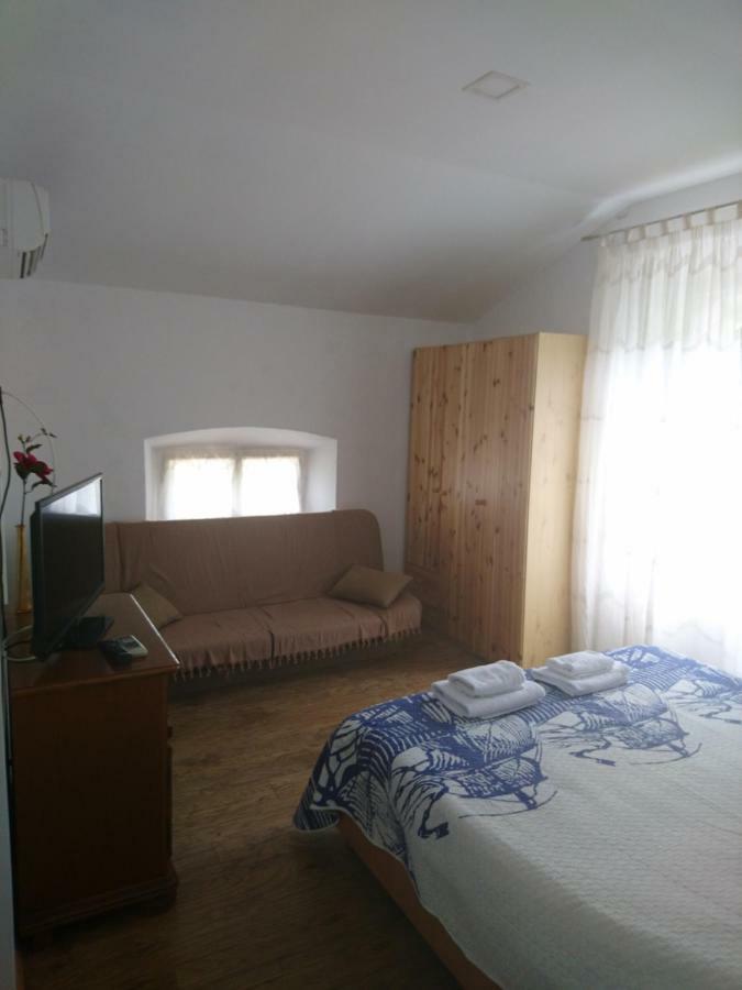 Apartment Dalmatinac Ivo Polače Exteriör bild